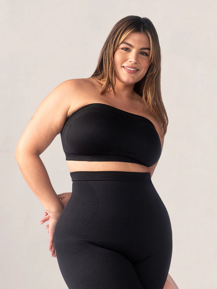 Model wearing size L